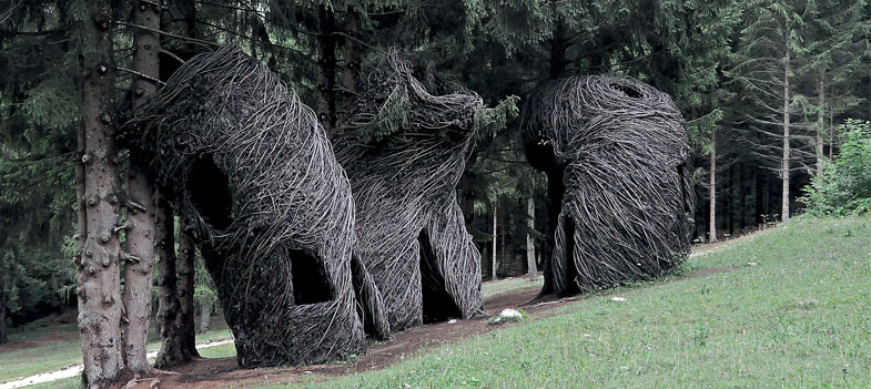 Il legno ritorna nel bosco... ed è subito arte! - Perini Journal Il legno ritorna nel bosco... ed è subito arte! - Perini Journal